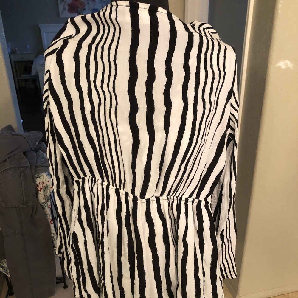 Romper - Picture 7 of 8